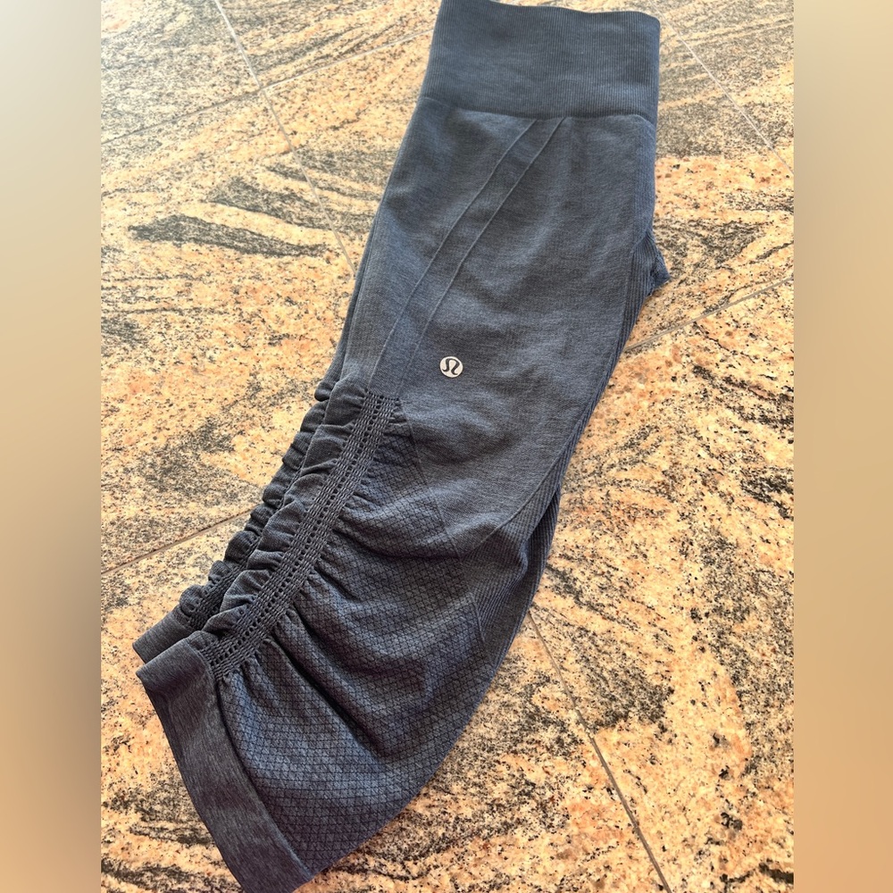 Lululemon capri sz 2-4